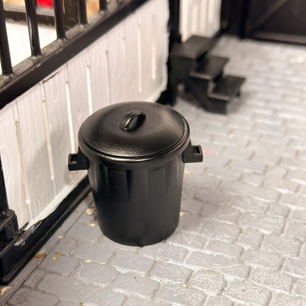 Feed container for Schleich Black