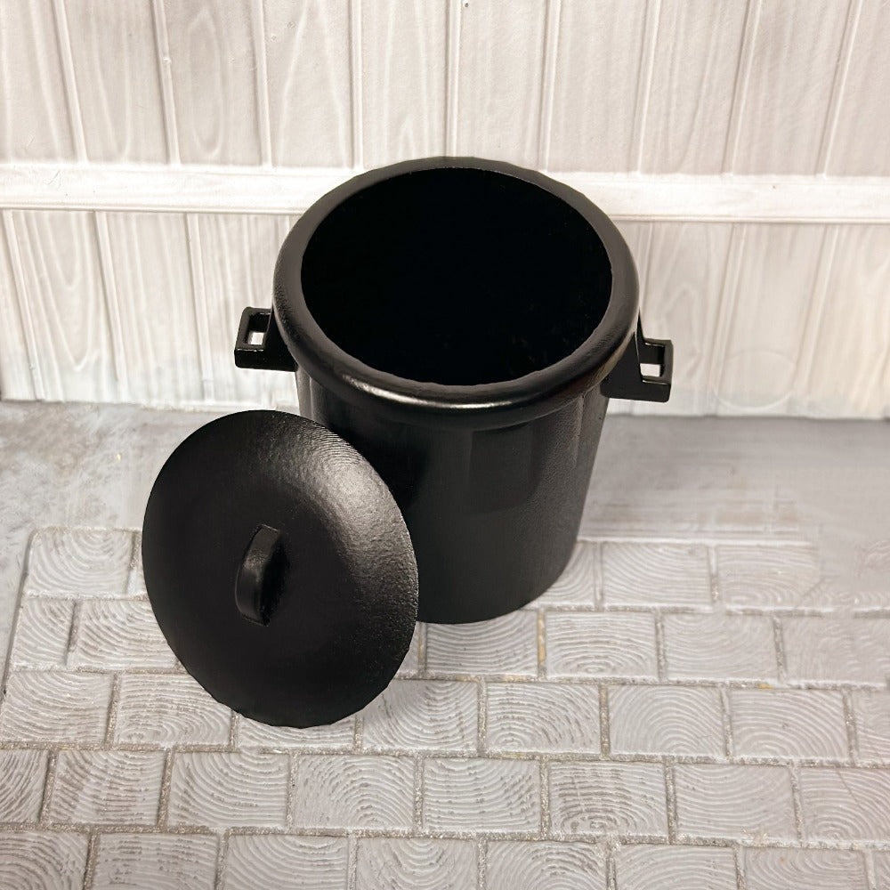 Feed container for Schleich Black