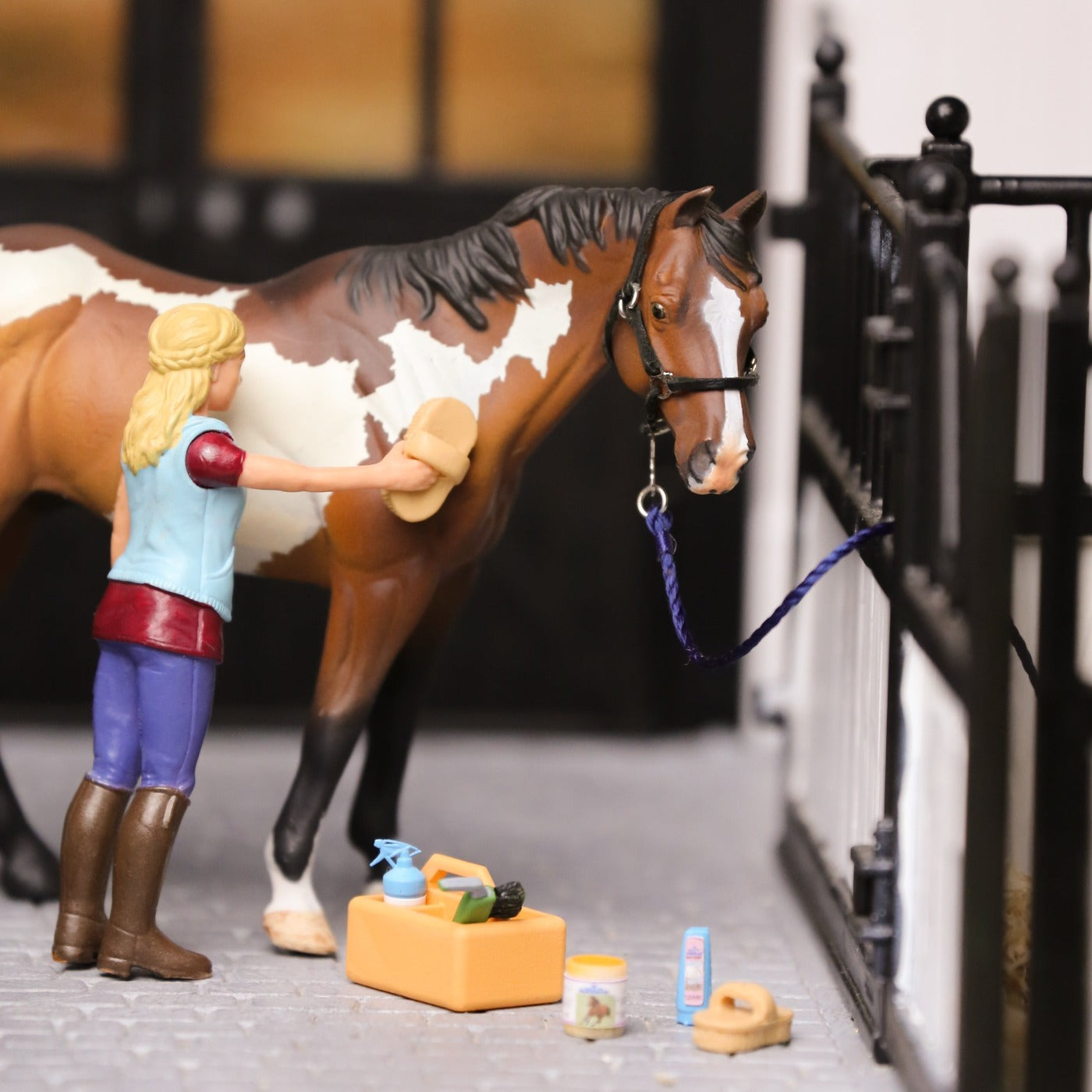 Grooming box for Schleich horses