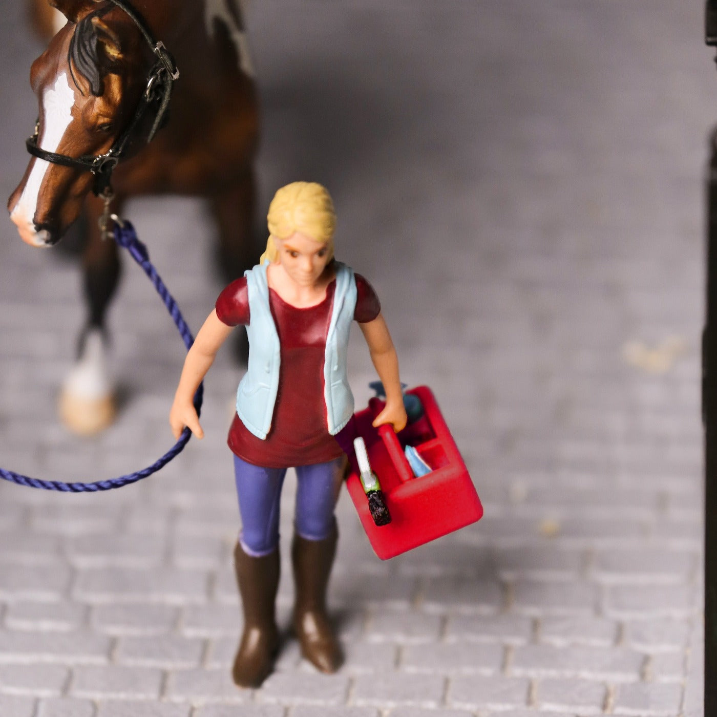 Grooming box for Schleich horses
