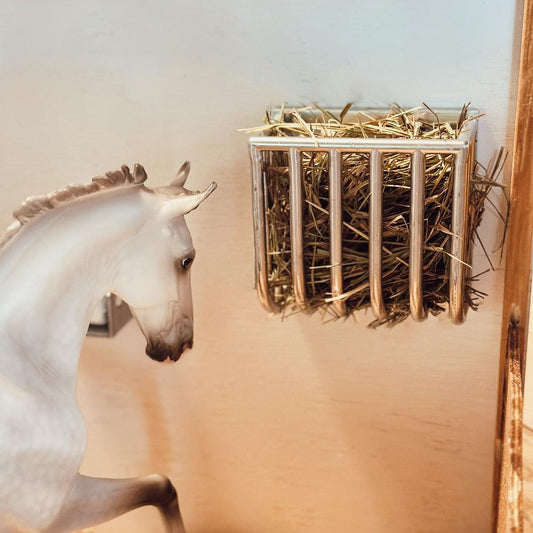 3D printed small hay rack sivler for Breyer model horses (Scale 1:9)