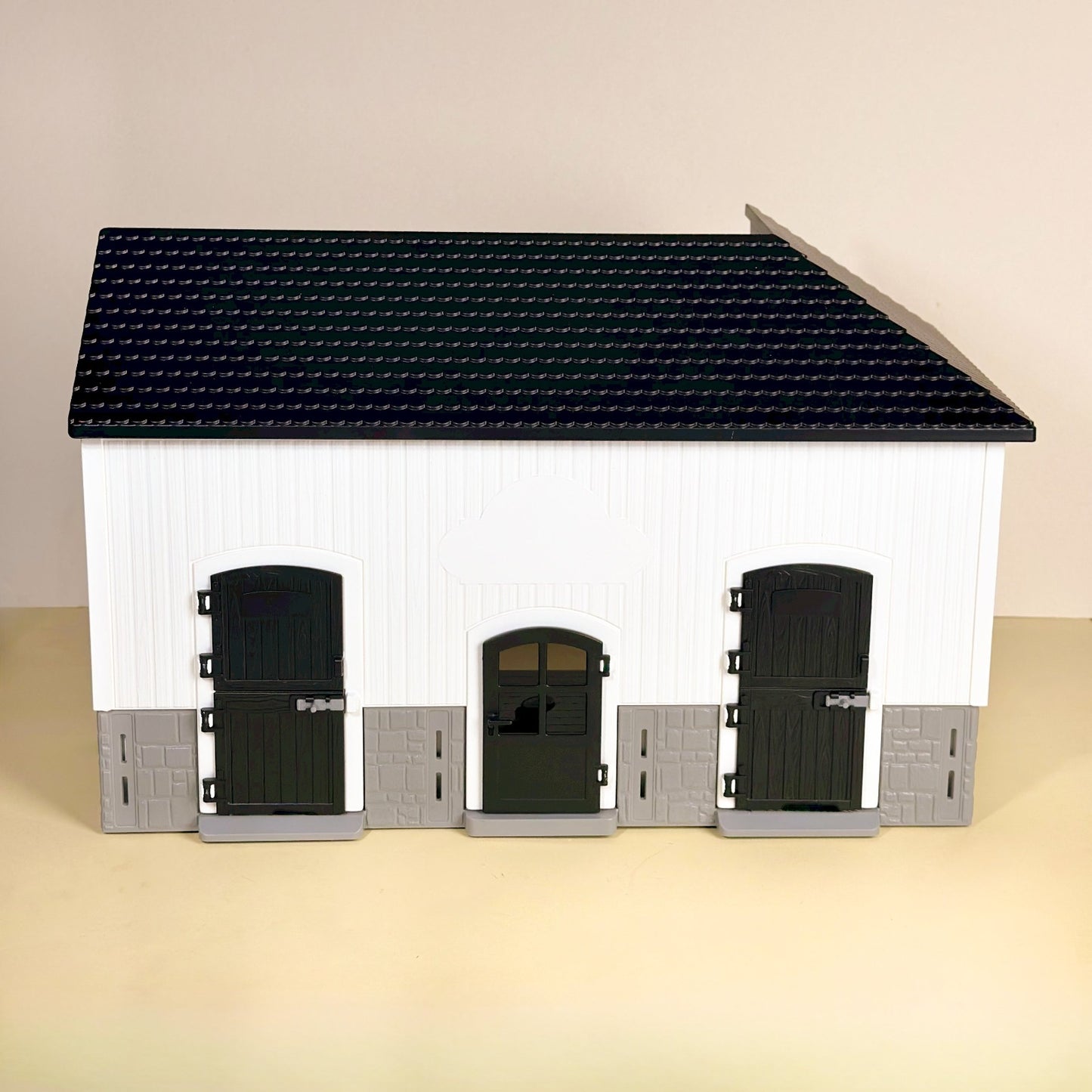 Black and white Barn for Schleich model horses