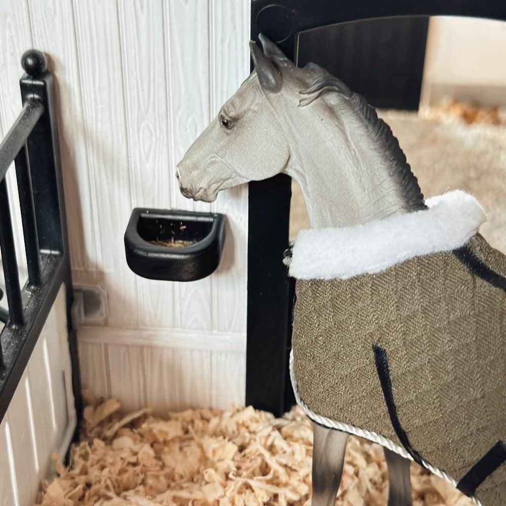 3D printed black manger for Schleich model horses (Scale 1:20)