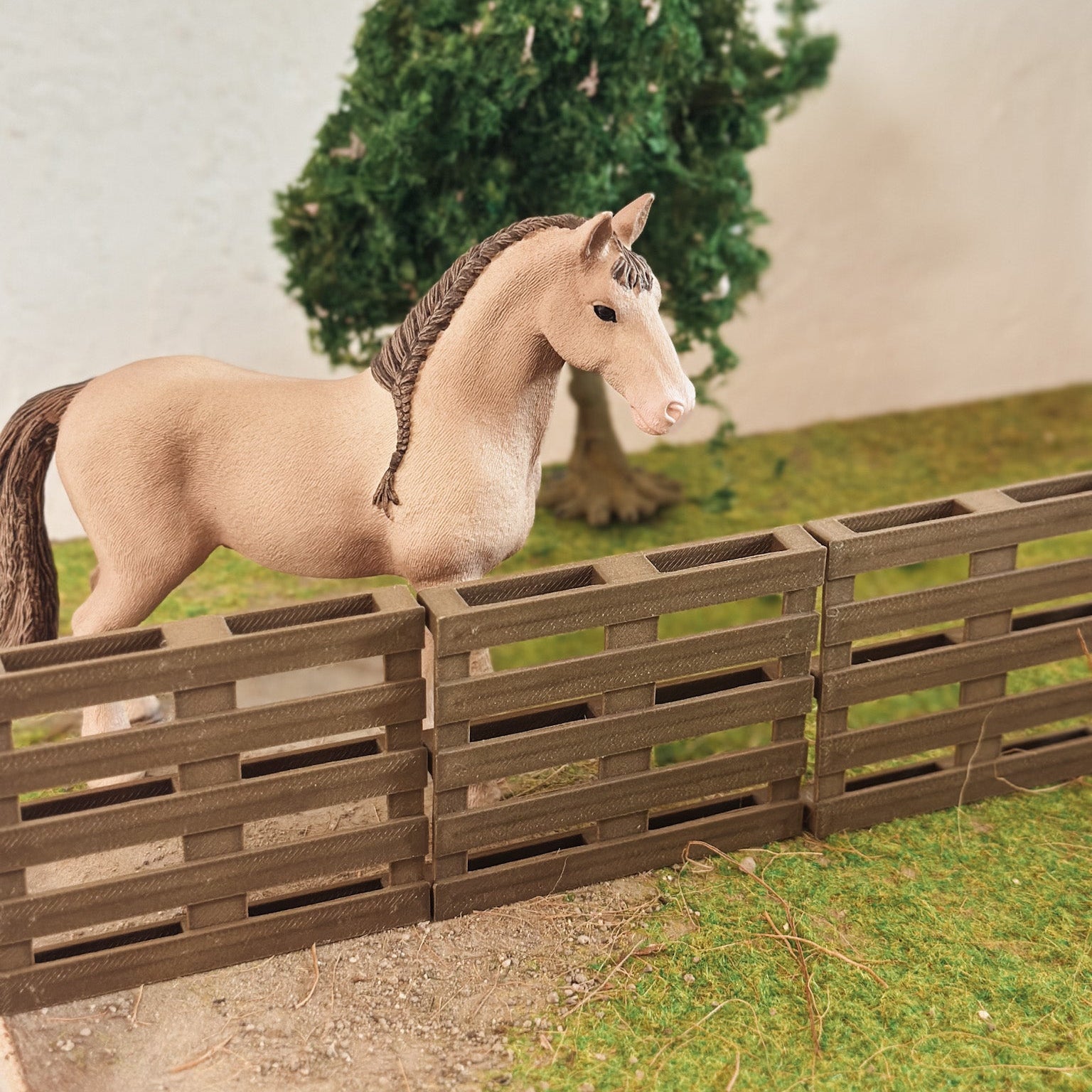 wood pallets for schleich model horses