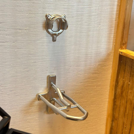 3D printed Briddle hook for Breyer Classics model horses - Scale 1:12 -) silver