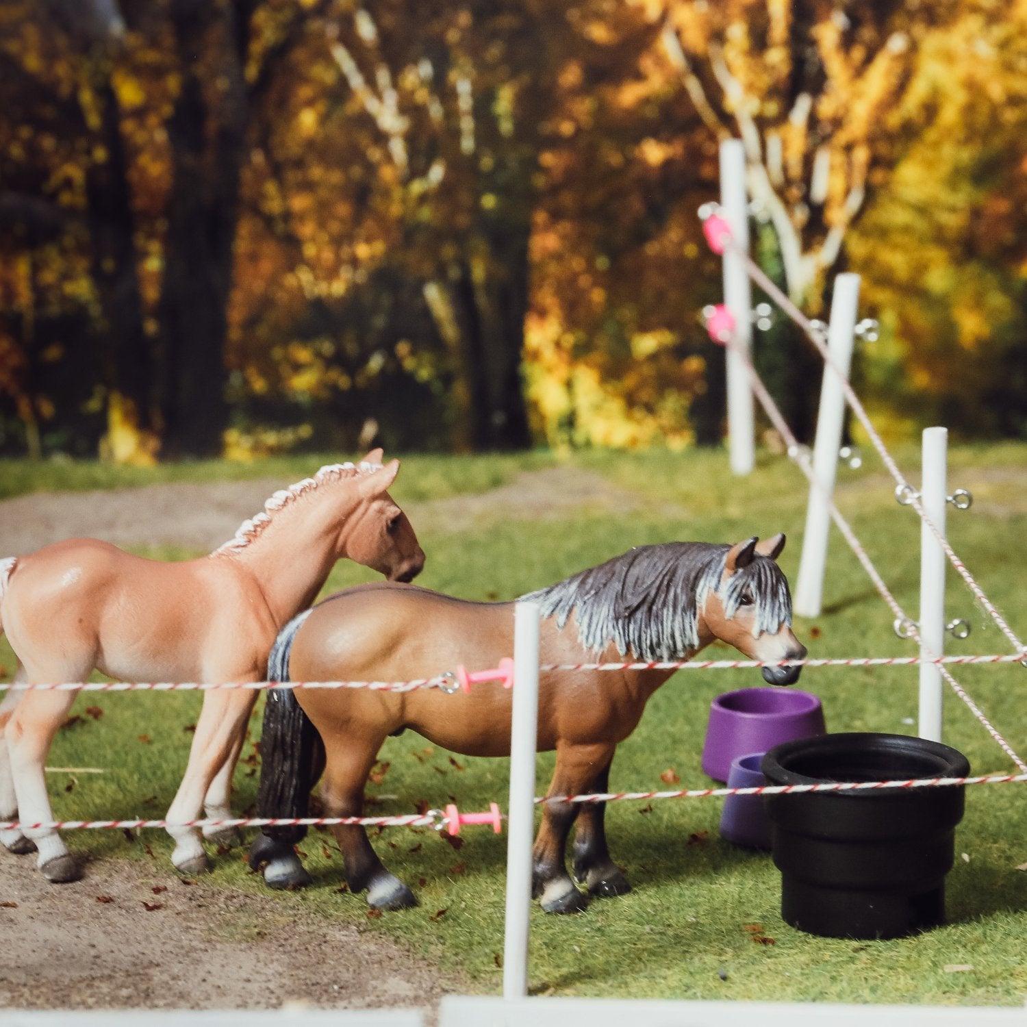 Round Water Trough for Schleich horses