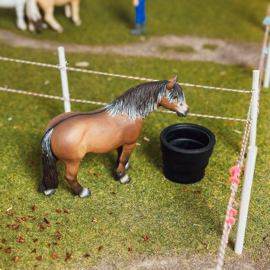 Round Water Trough for Schleich horses