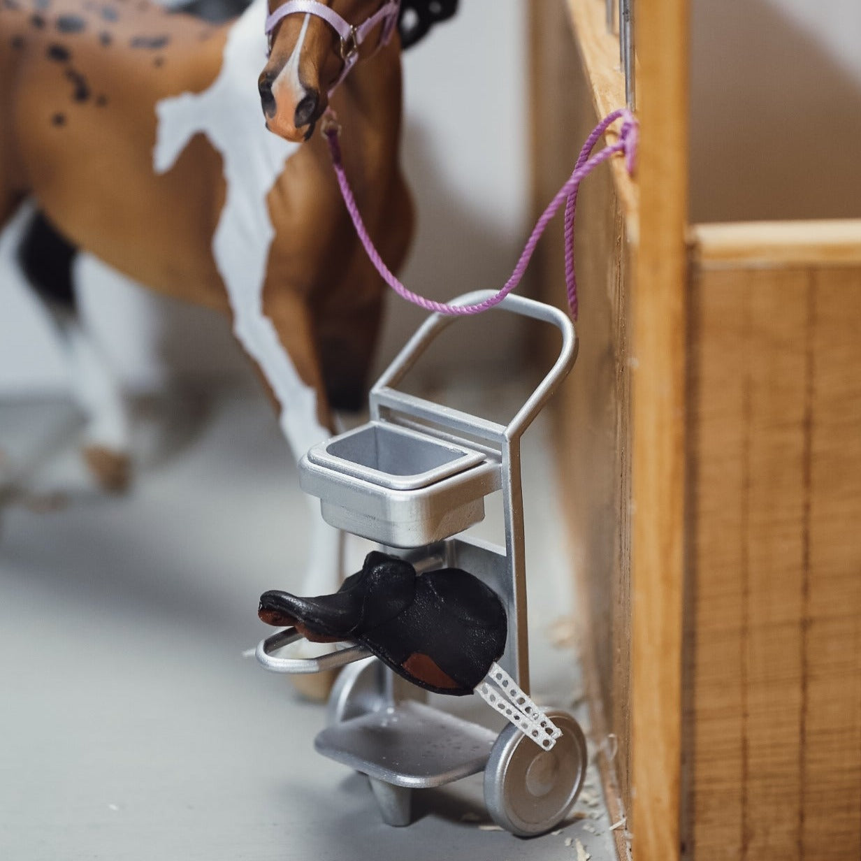 3D printed Saddle cart for Breyer Classics and CollectA Deluxe model horses (scale 1:12) in silver
