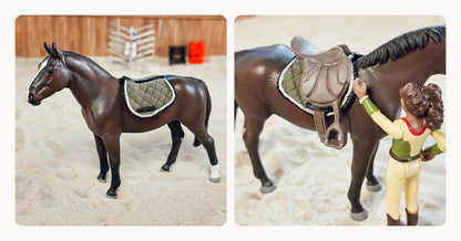 Saddle pads made from our DIY kits on Schleich model horses, scale 1:20
